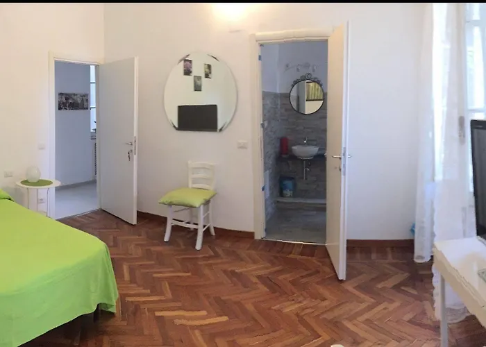 Casa de hóspedes L'ora Blu *